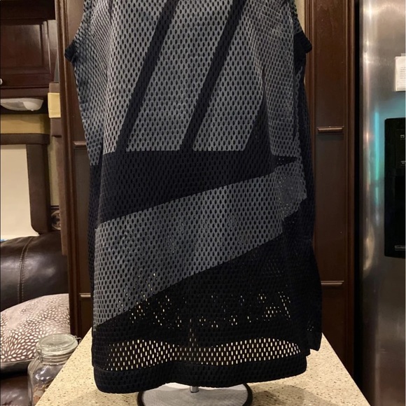 NWT Women’s Nike Jersey - Picture 4 of 9